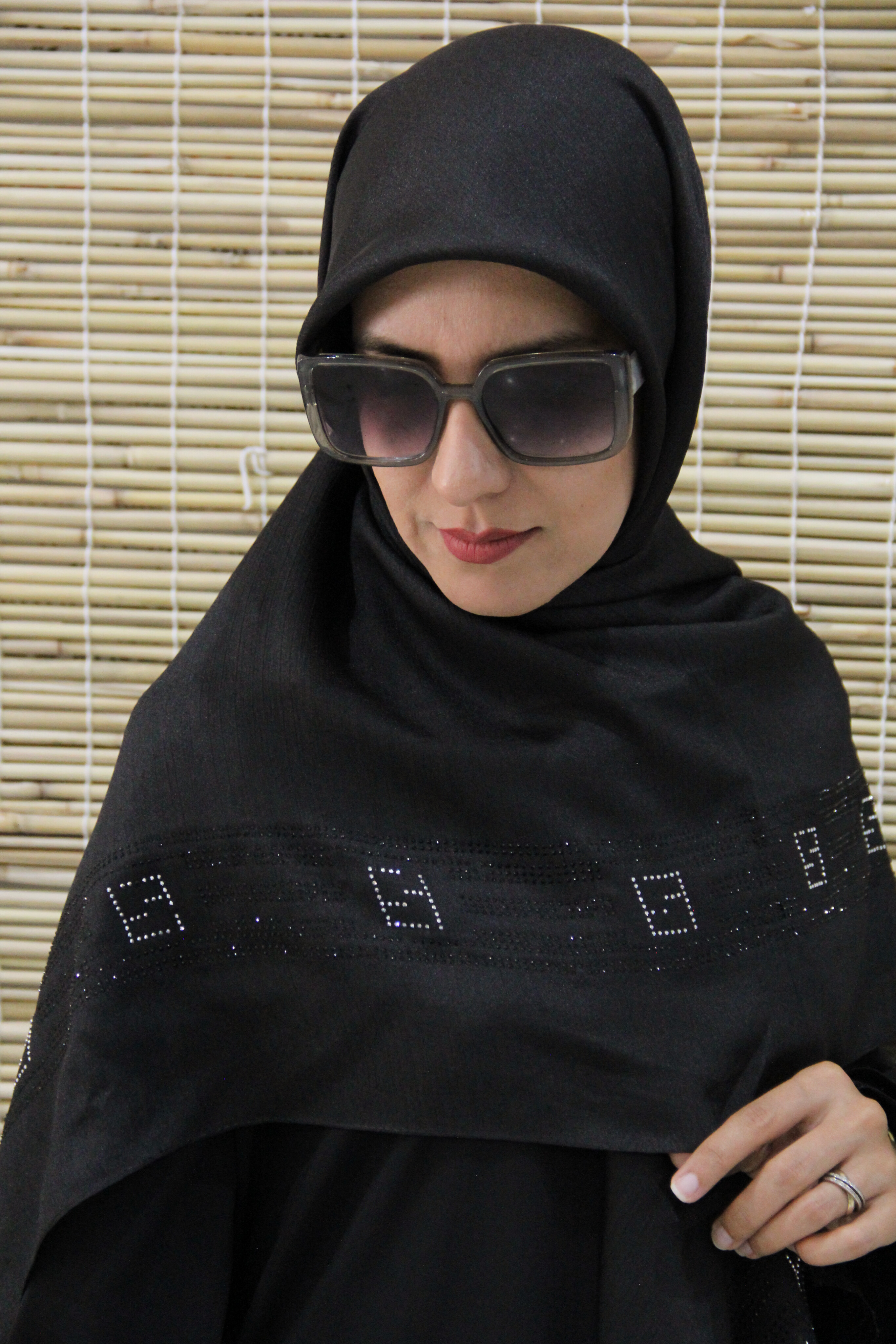 روسری مشکی کریستال نگین کوب طرح فندی