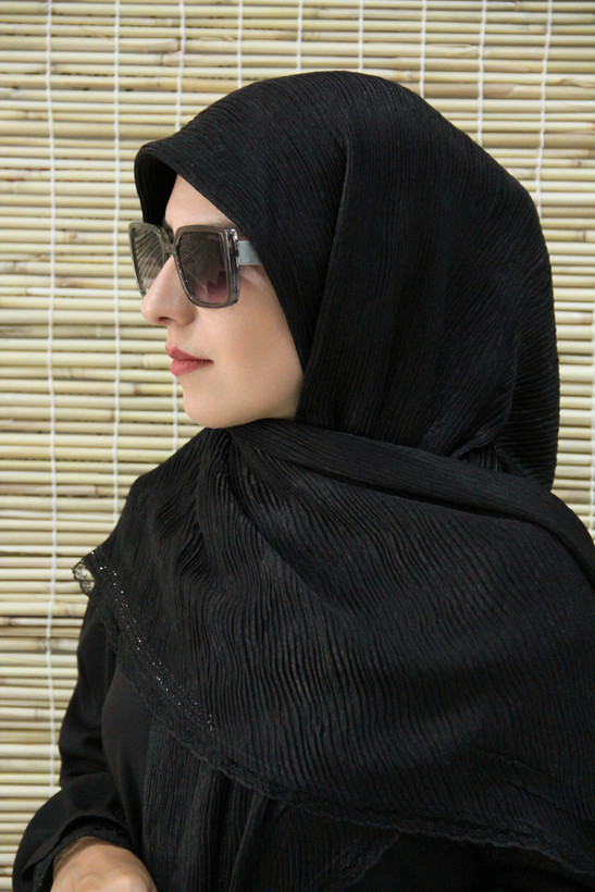 روسری مشکی پلیسه نگین کوب دانتلدار