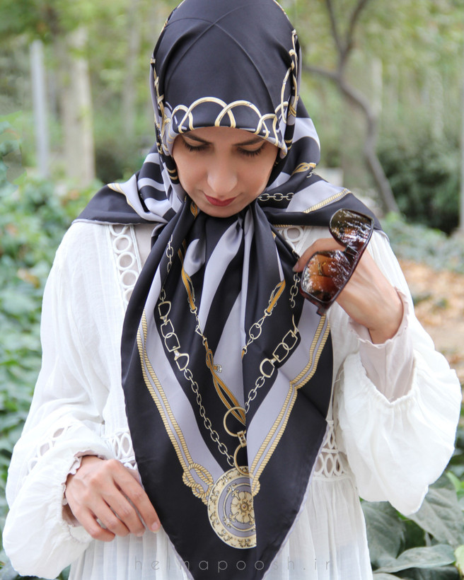 روسری ابریشم توییل نگیندار طرح زبرا رنگ طوسی مشکی