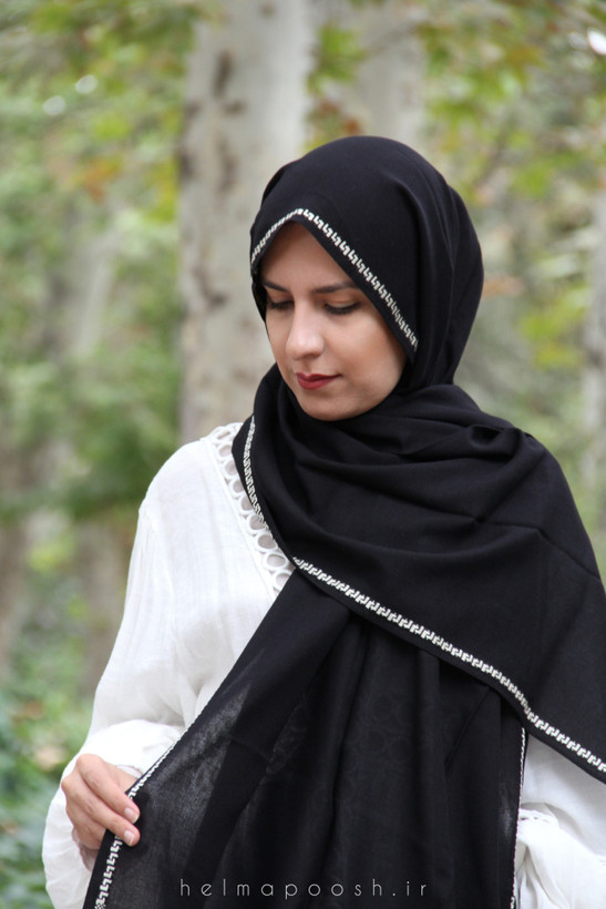 شال مشکی حاشیهدار وارداتی