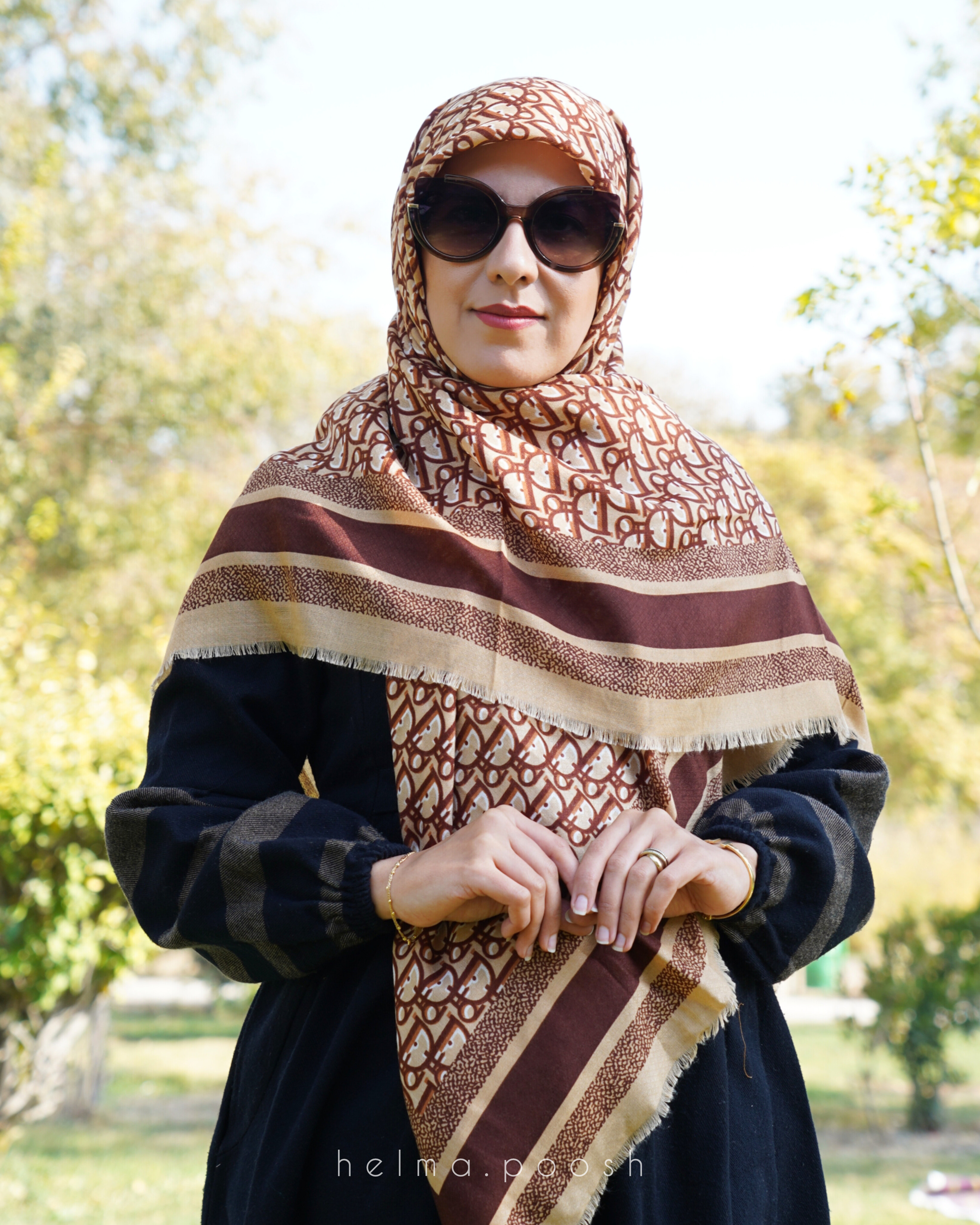 روسری سیا اسکارف طرح دیور ۱