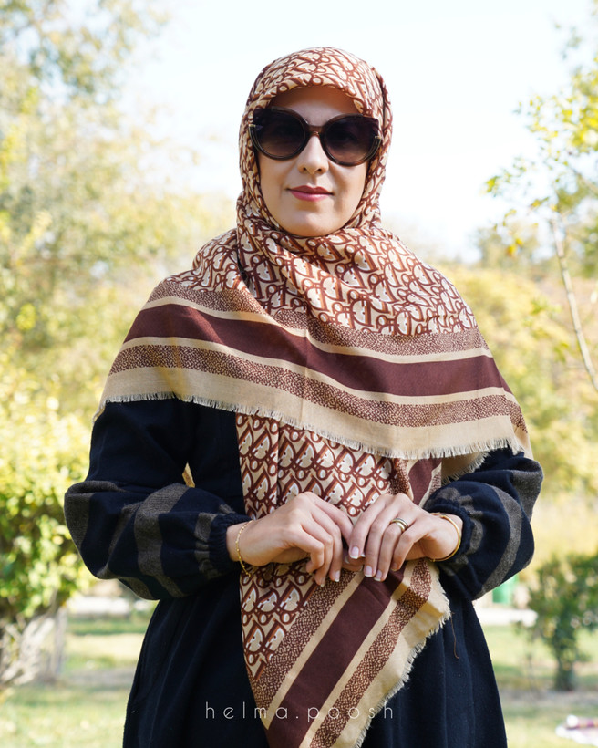 روسری سیا اسکارف طرح دیور ۱