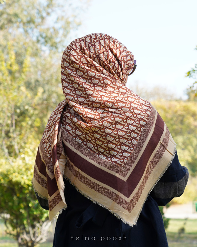 روسری سیا اسکارف طرح دیور ۱