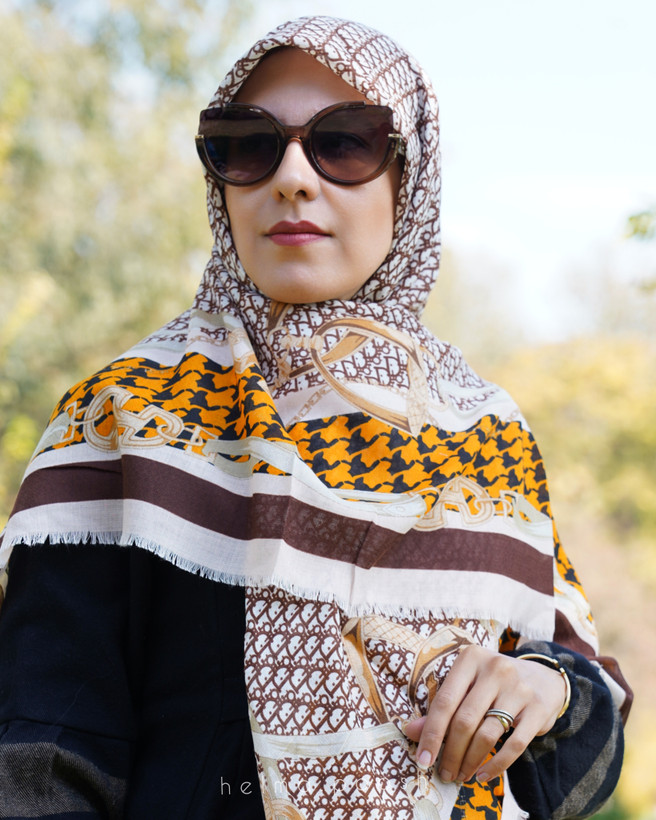 روسری سیا اسکارف طرح دیور ۲