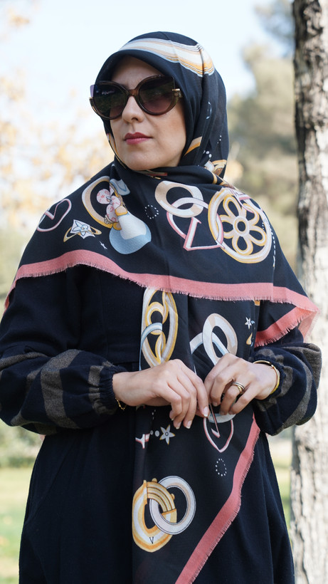 روسری سیا اسکارف طرح لویی ویتون زمینه مشکی